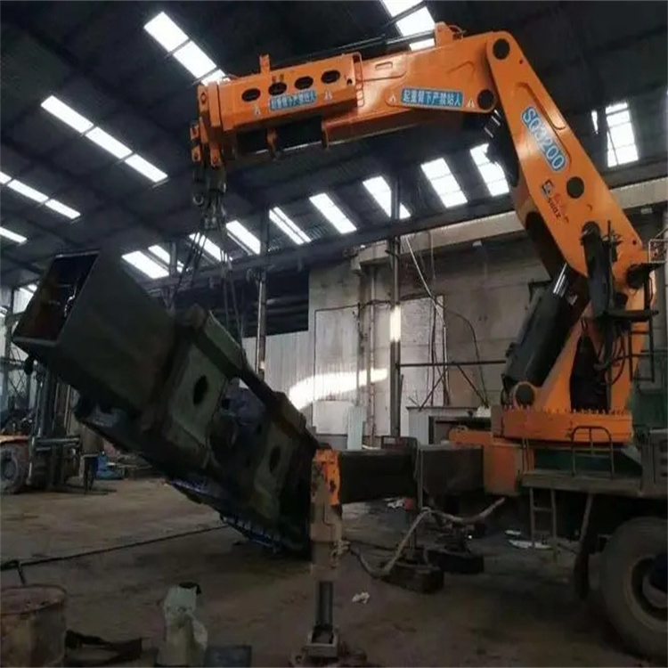 老城镇200吨折臂吊出租