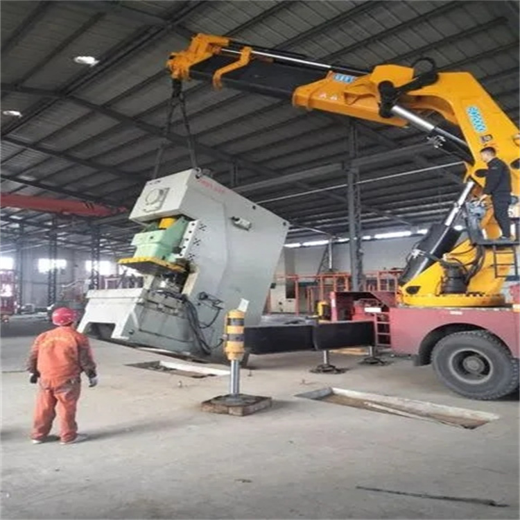 老城镇80吨折臂吊车出租附近电话