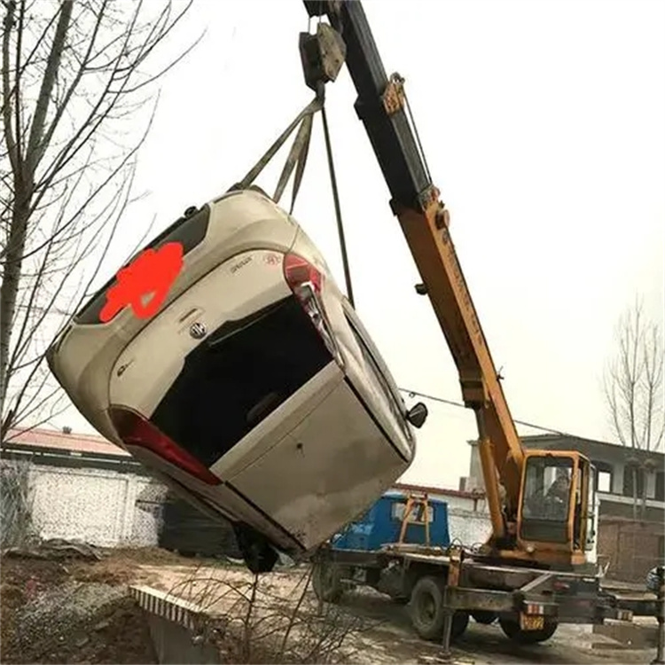 老城镇随时待命，吊车24小时道路救援服务全解析